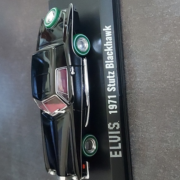 Elvis commemorative Blackhawk - Picture 3 of 10